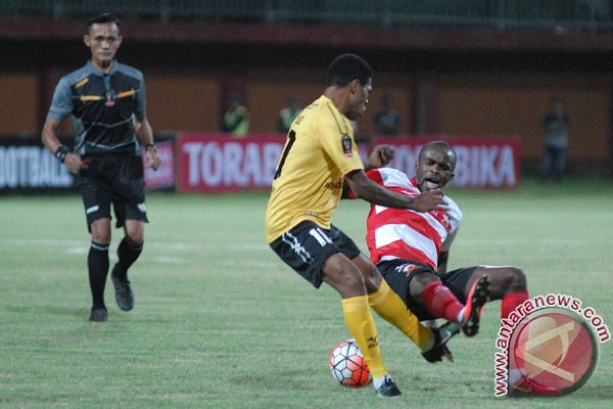 Semen Padang taklukkan PSCS 5-0