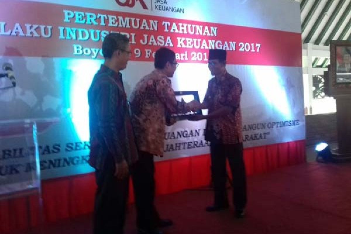 OJK Ajak Pemda Perangi Rentenir