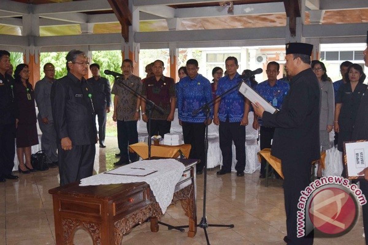 Plt Bupati Lantik Pejabat Struktural RSUD Buleleng