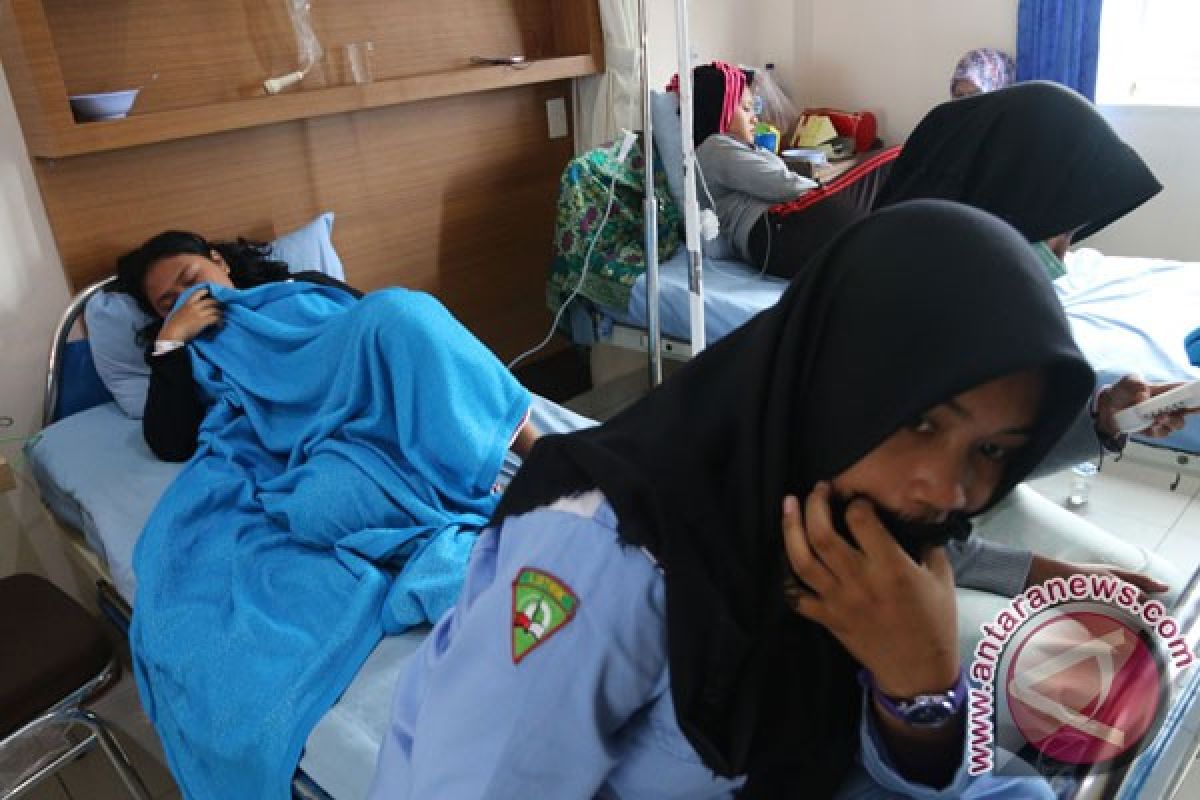 Puluhan pelajar SD Sambas keracunan usai santap es krim