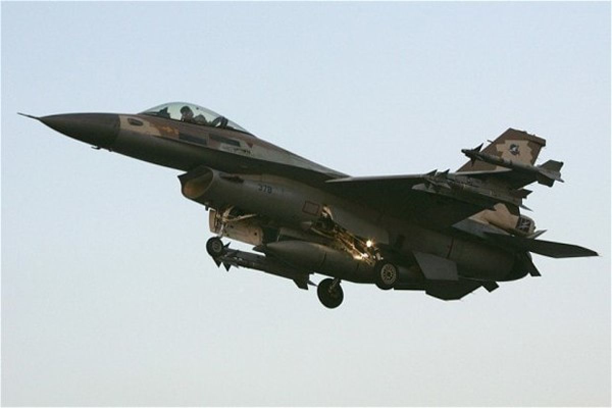 Pesawat tempur Israel serang pangkalan udara