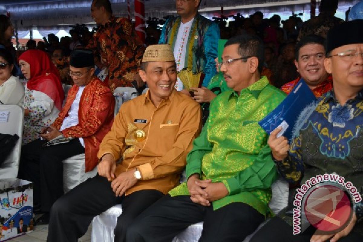 Gubernur Gorontalo Promosikan Karawo Di Ambon