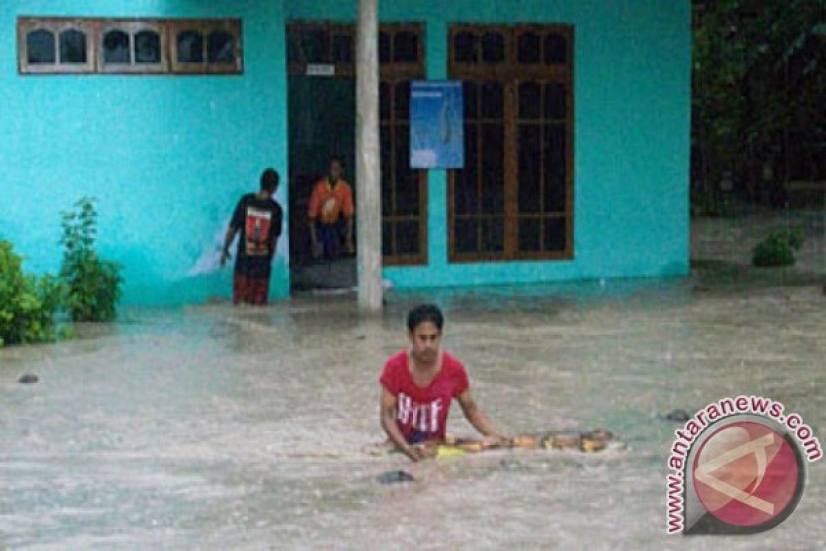 Banjir rendam ratusan rumah di Manggarai Timur