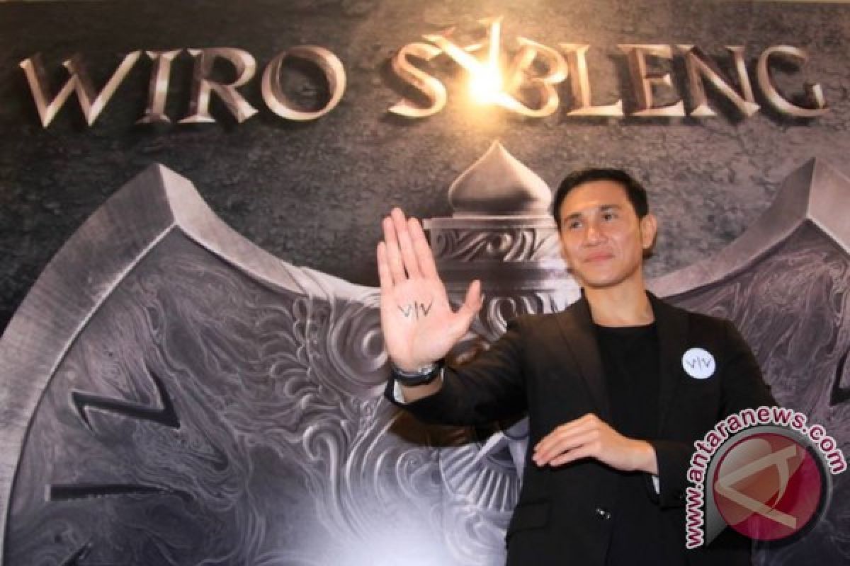 Vino Bastian berperan jadi Wiro Sableng versi film