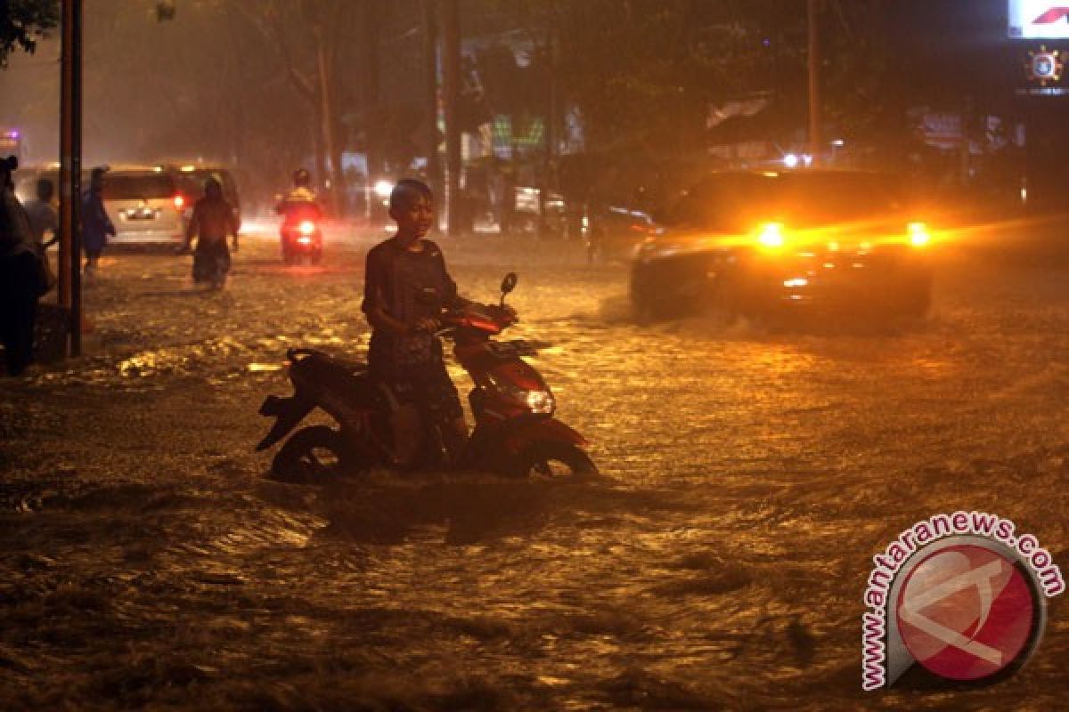 Hujan deras picu banjir-longsor di Trenggalek