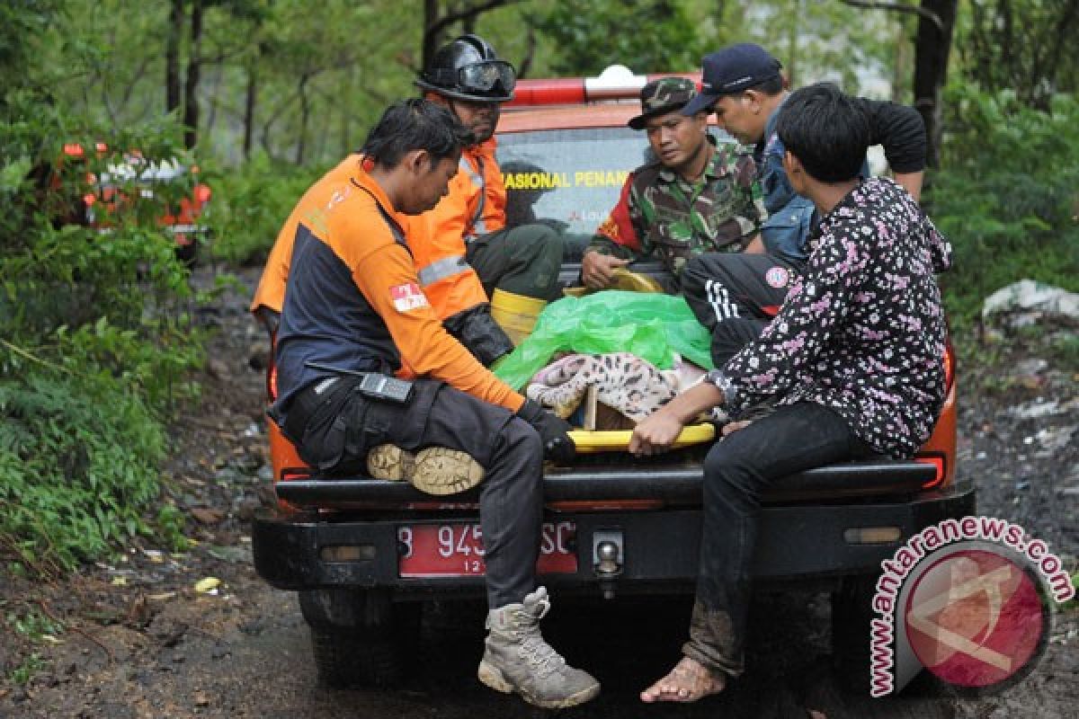 SAR evakuasi tujuh korban tewas longsor di Bali