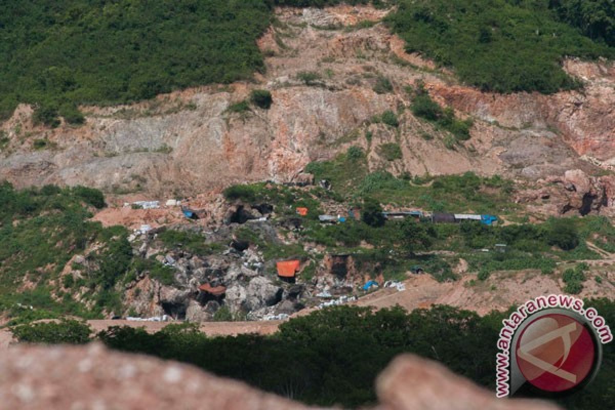 Menanti penertiban illegal mining dan pemasok merkuri & sianida di Sulawesi Tengah