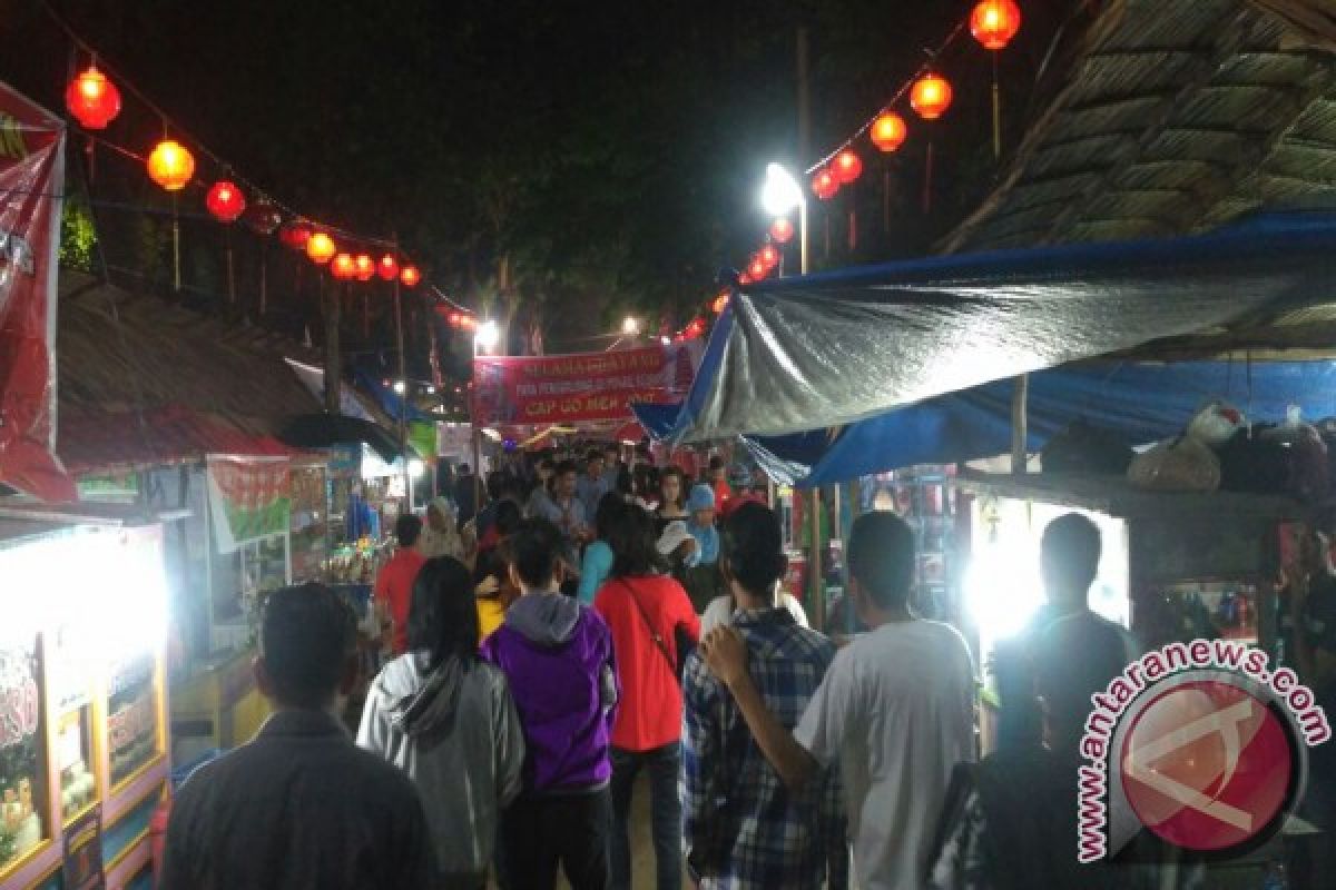 Hujan warnai malam Cap Go Meh di Palembang