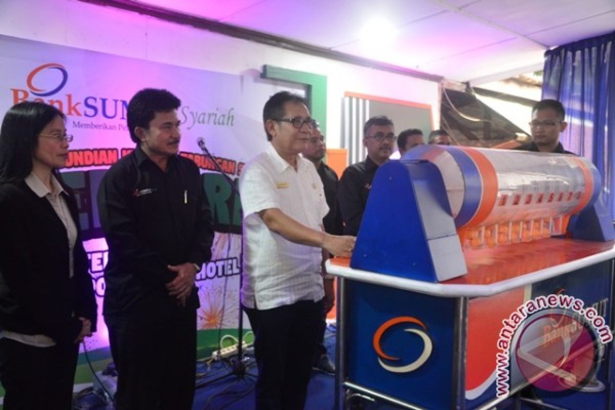 Nasabah Bank Sumut Syariah Menangkan Hadiah Mobil