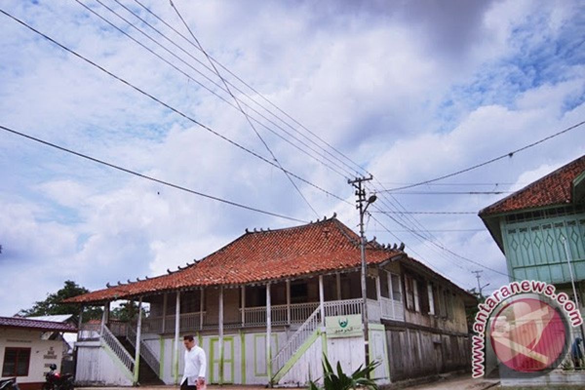 Gubernur resmikan kampung Al Munawar tempat wisata