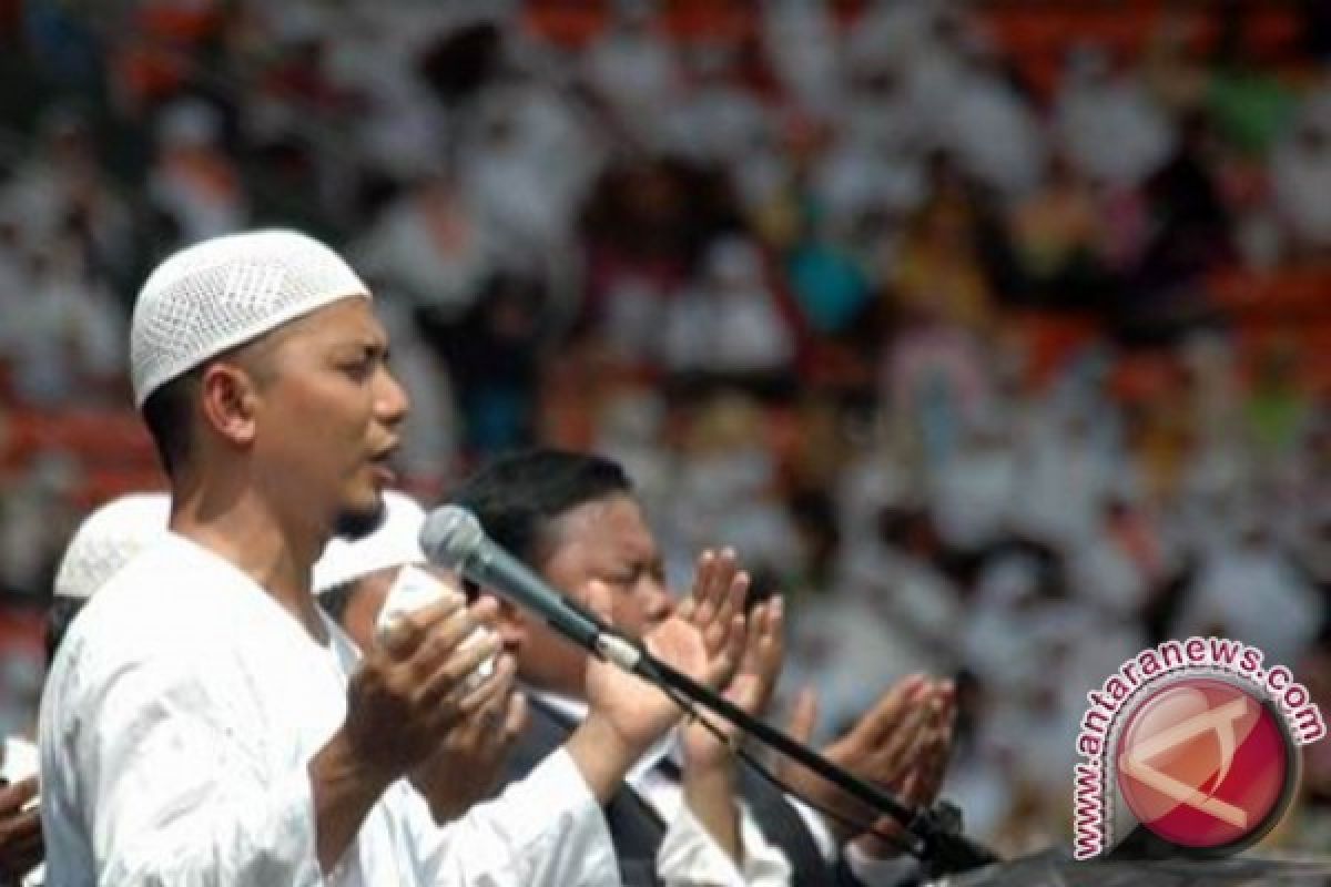 Ustad Arifin Ilham bahagia dzikir bersama 112