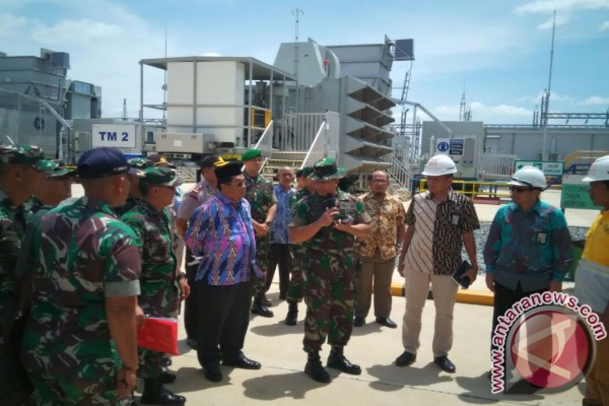 Pangdam Tanjungpura Tinjau Pembangkit Listrik Jungkat