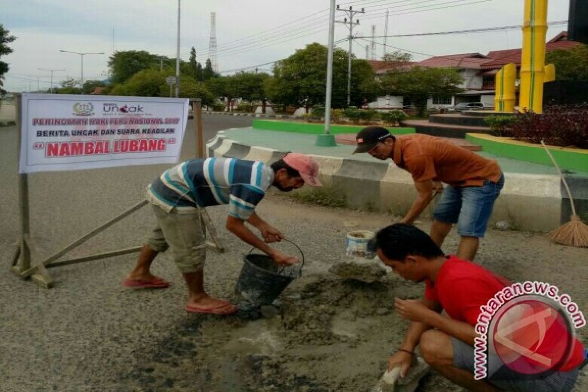 Jurnalis Putussibau Gelar Aksi 