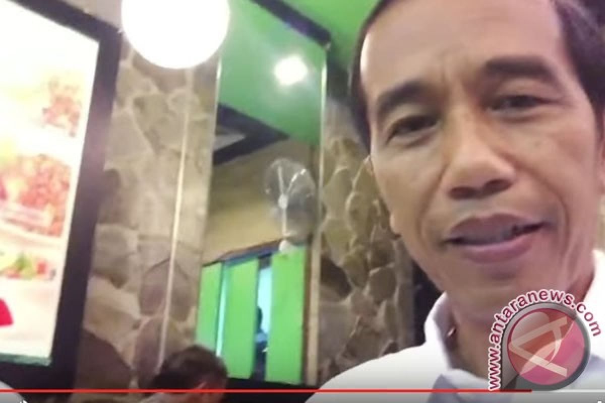 Jokowi Populerkan Bakso Lewat Vlog