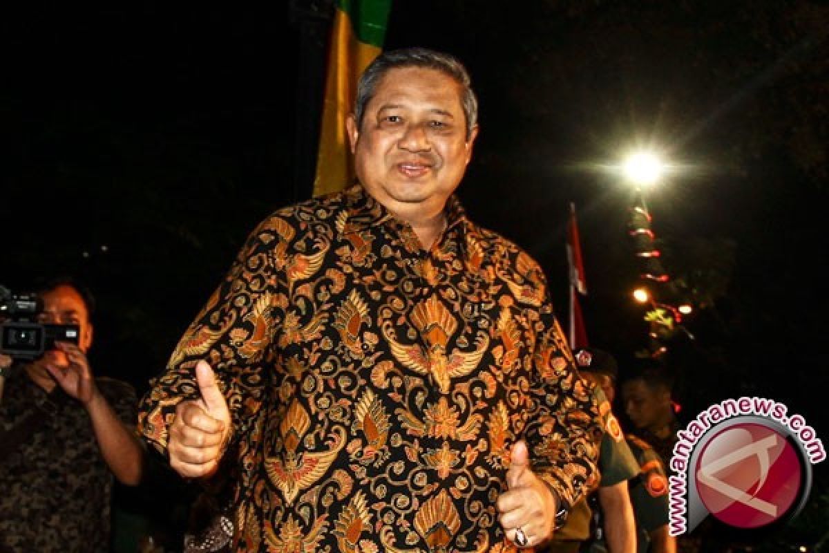 SBY doakan Agus-Sylvi dengan "Munajat Cinta"