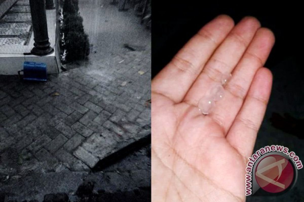 Sleet Drops in South Kalimantan 