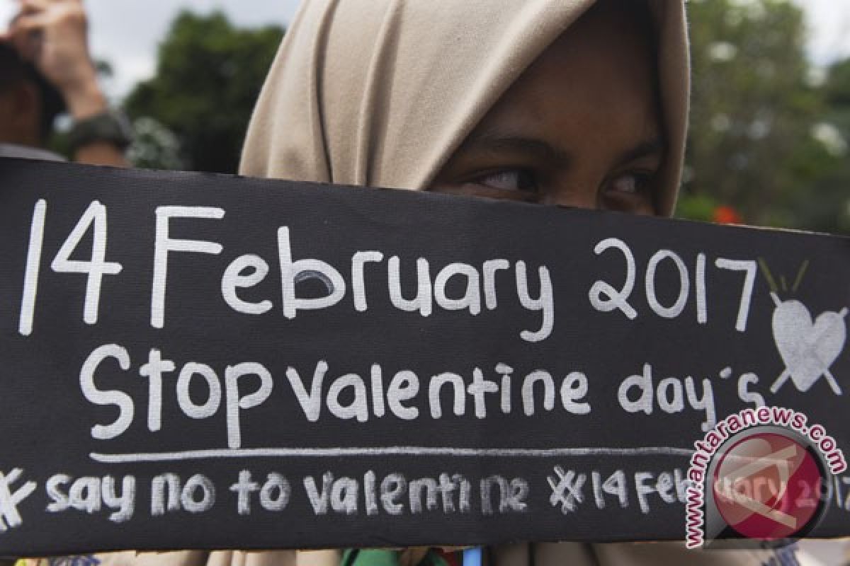Satpol PP Mataram patroli cegah perayaan Hari Valentine