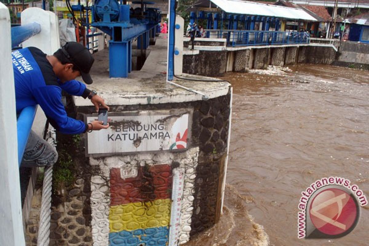 Bendung Katulampa siaga tiga banjir, Puncak masih gerimis