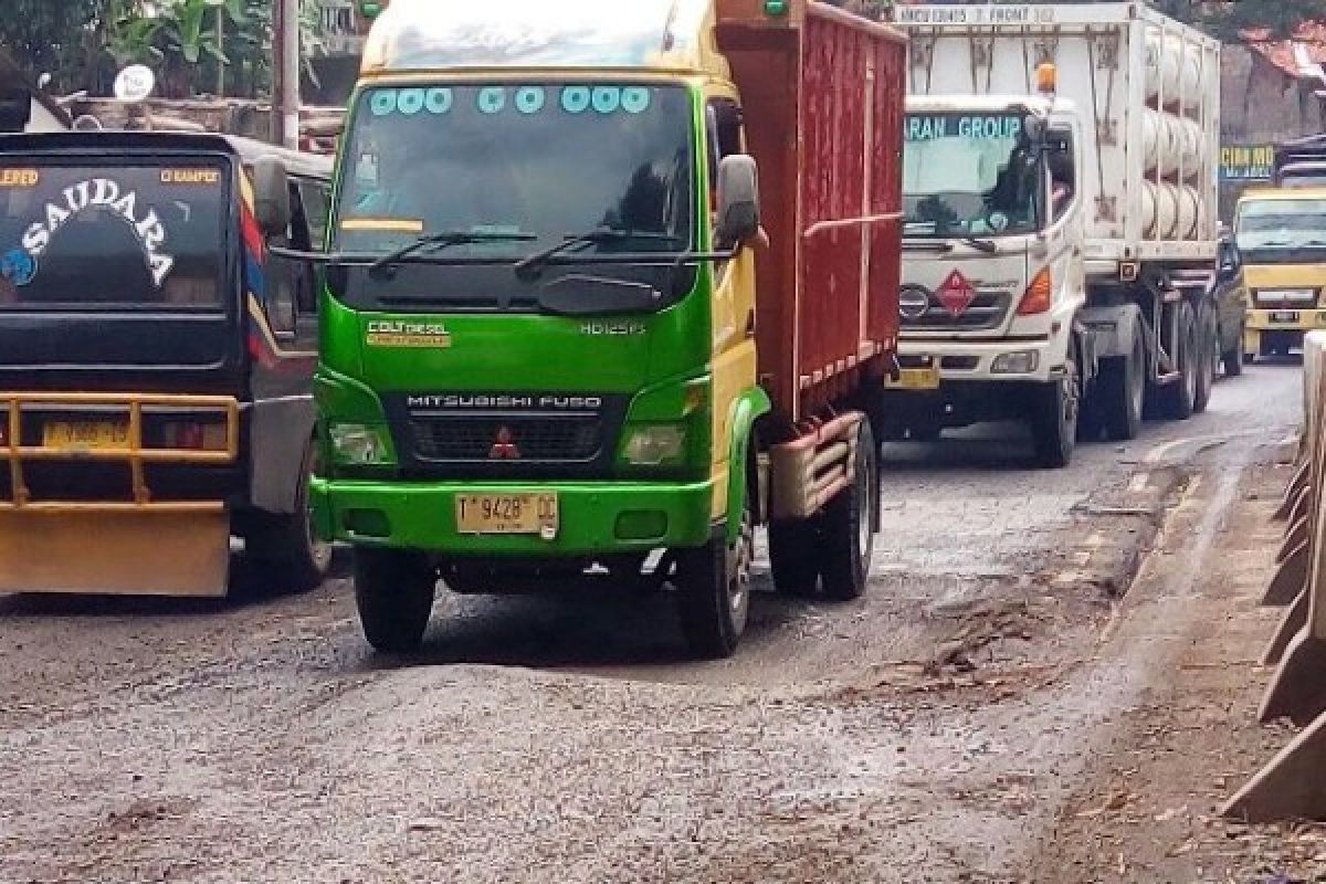 Dua Jembatan Purwakarta Rusak Akibat Pengalihan Cipularang