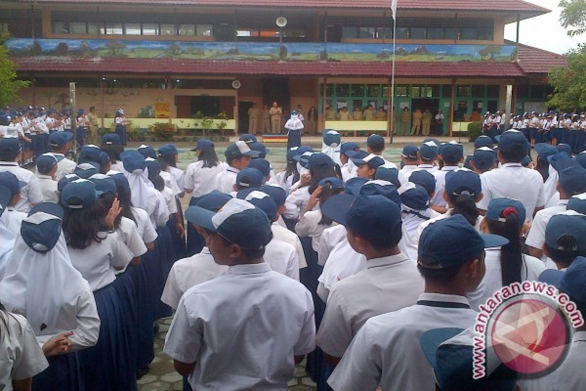 Kadis Dikbud Sintang Kunjungi SMPN 1