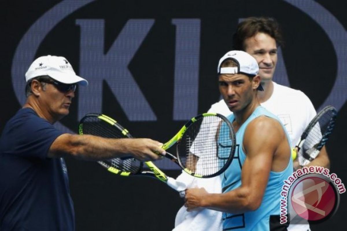 Toni Nadal berhenti latih Rafa setelah musim ini