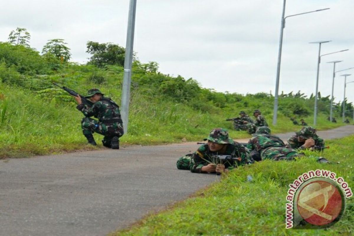 Personel Lanud Supadio Latihan Kamhanlan