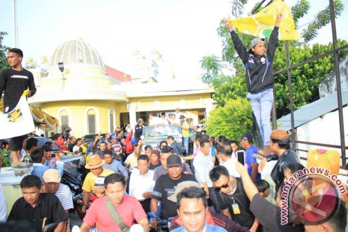 Pendukung Rusli-Idris Di Gorontalo Utara Konvoi Kemenangan