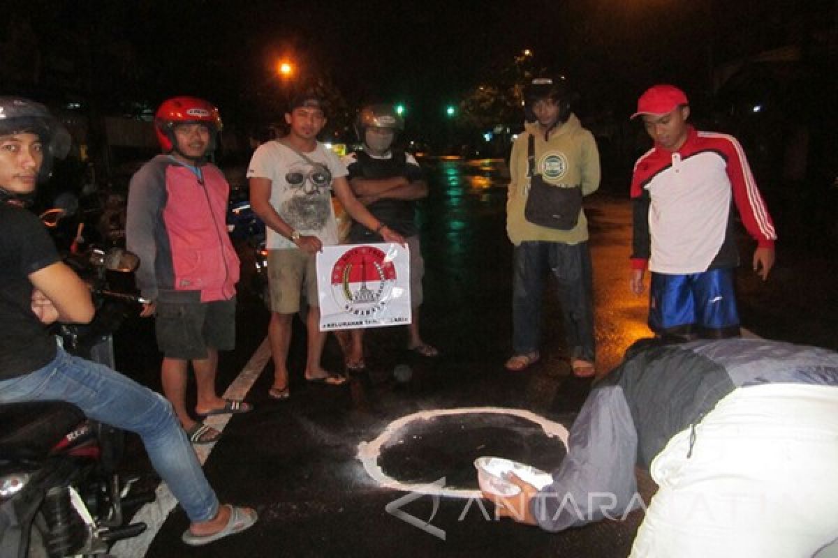 Karang Taruna Tambaksari Surabaya Pelopori Gerakan Peduli Jalan Berlubang 