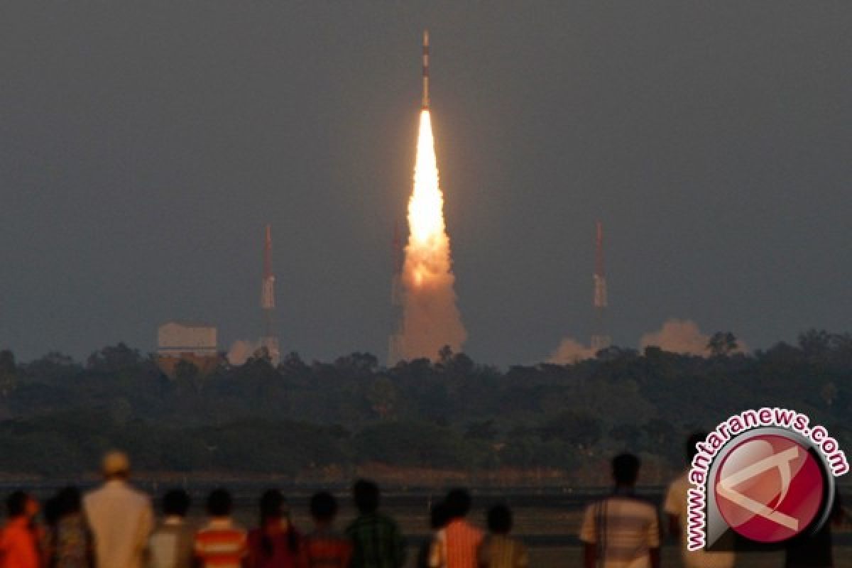 India Pecahkan Rekor, Terbangkan 104 Satelit Dalam Sekali Peluncuran