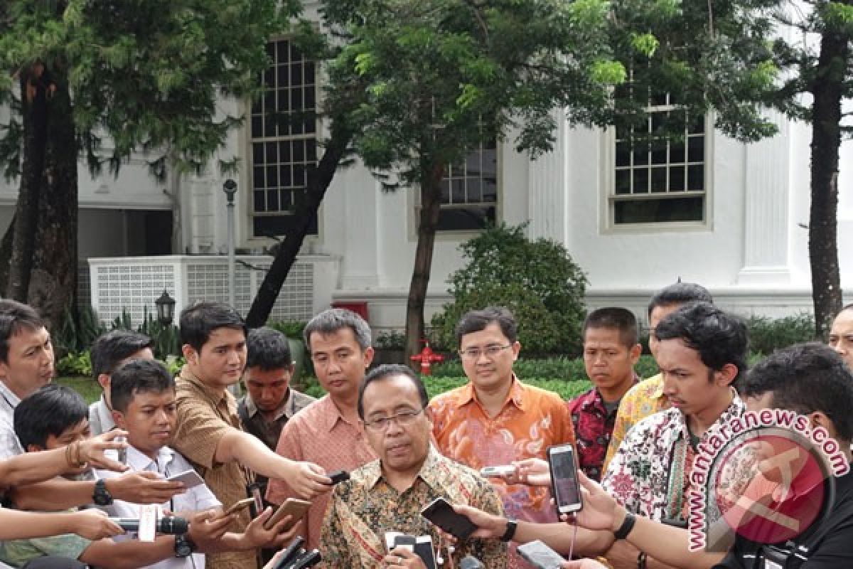 Pratikno tunjukkan dokumen MA untuk grasi Antasari