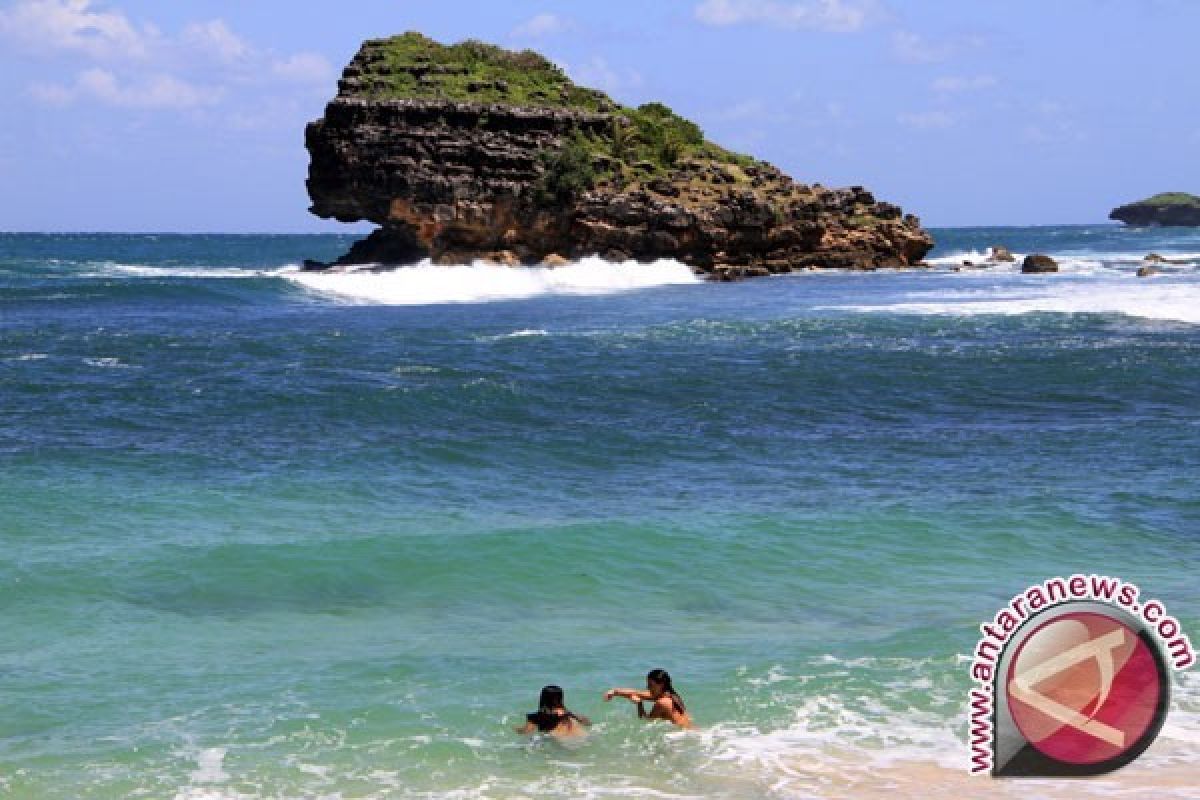 Pengunjung ke Pulau Pahawang menurun 