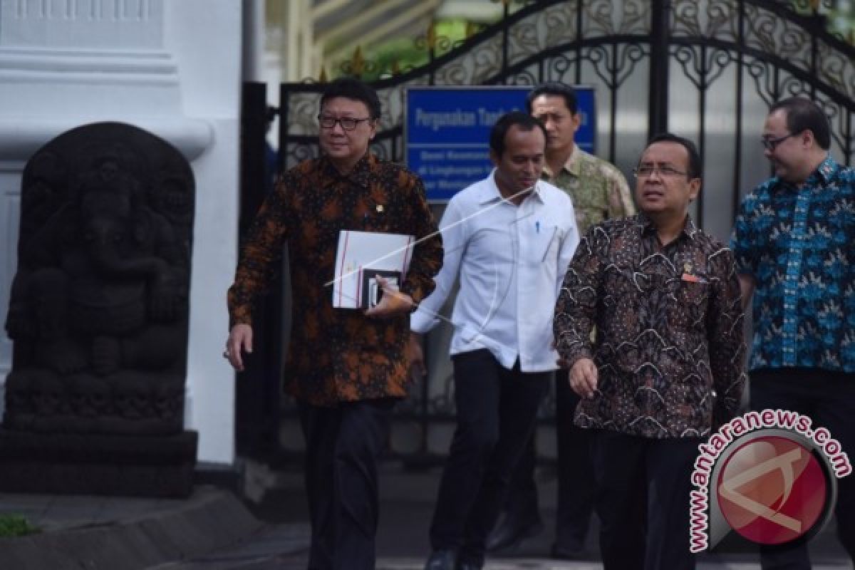 Mendagri Melapor Kepada Presiden Bahwa Pilkada Tertib dan Aman