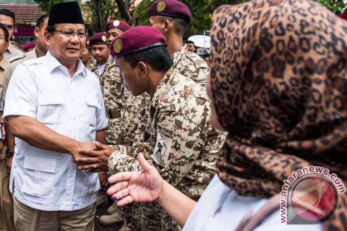 Prabowo Subianto malas bergaul dengan elit, banyak bohongnya