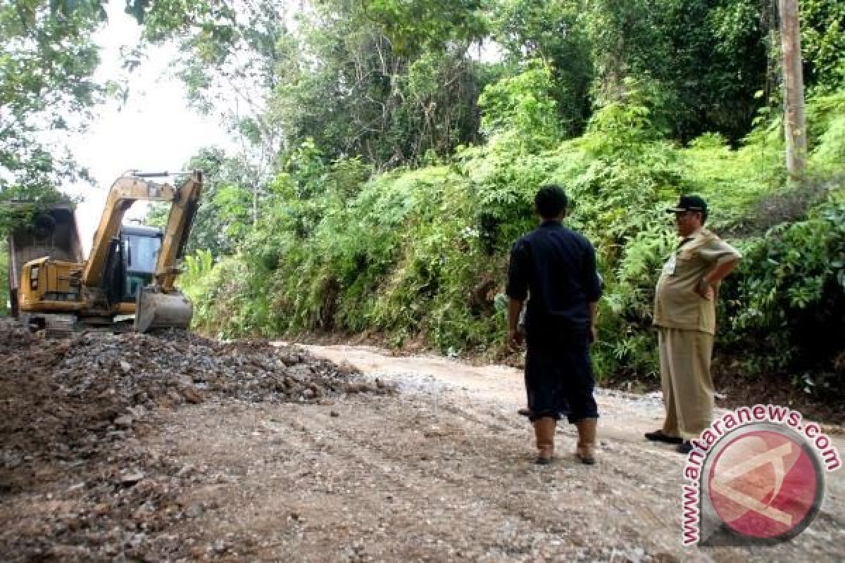 Pemkab Barito Utara Perbaiki Jalan Tempat Wisata 