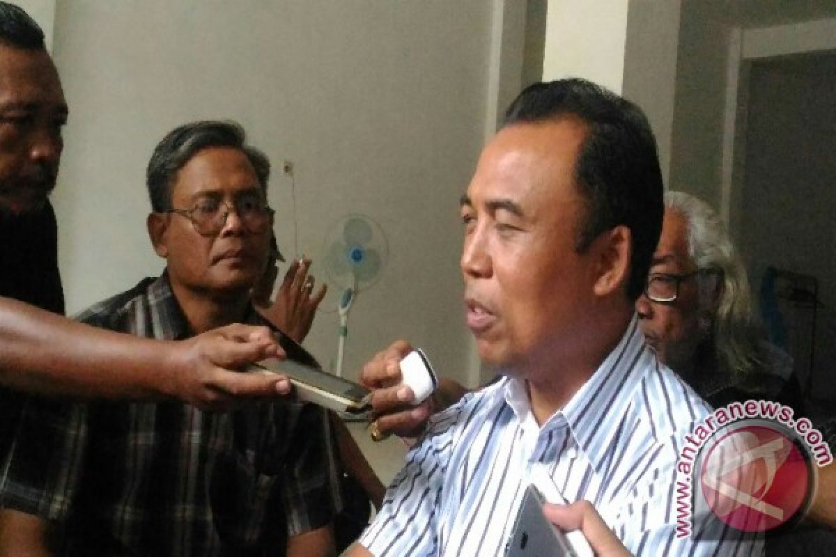 Kader militan PDIP dan Demokrat masuk Golkar