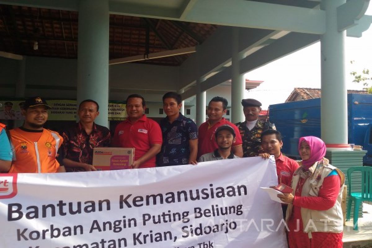 PWI-Alfamart Bantu Korban Puting Beliung Krian Sidoarjo