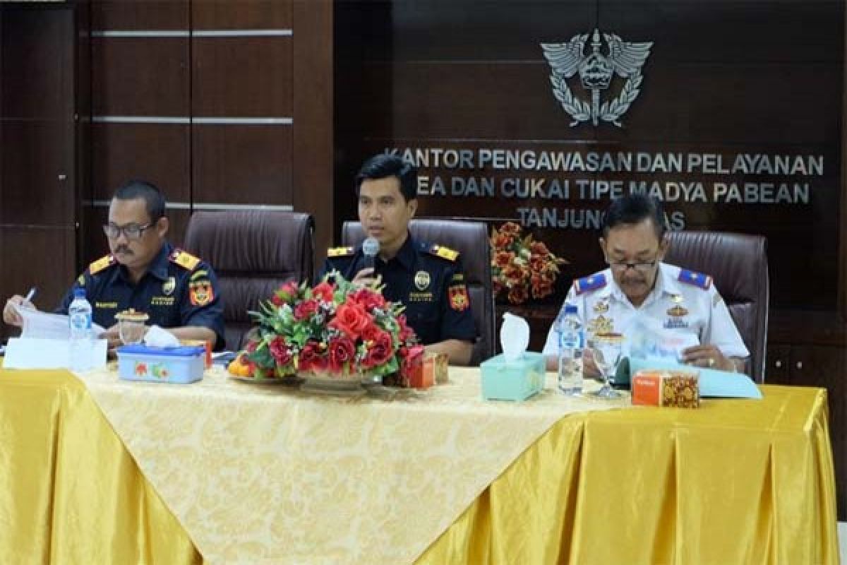 Seluruh Pihak Diminta Turunkan Dwelling Time