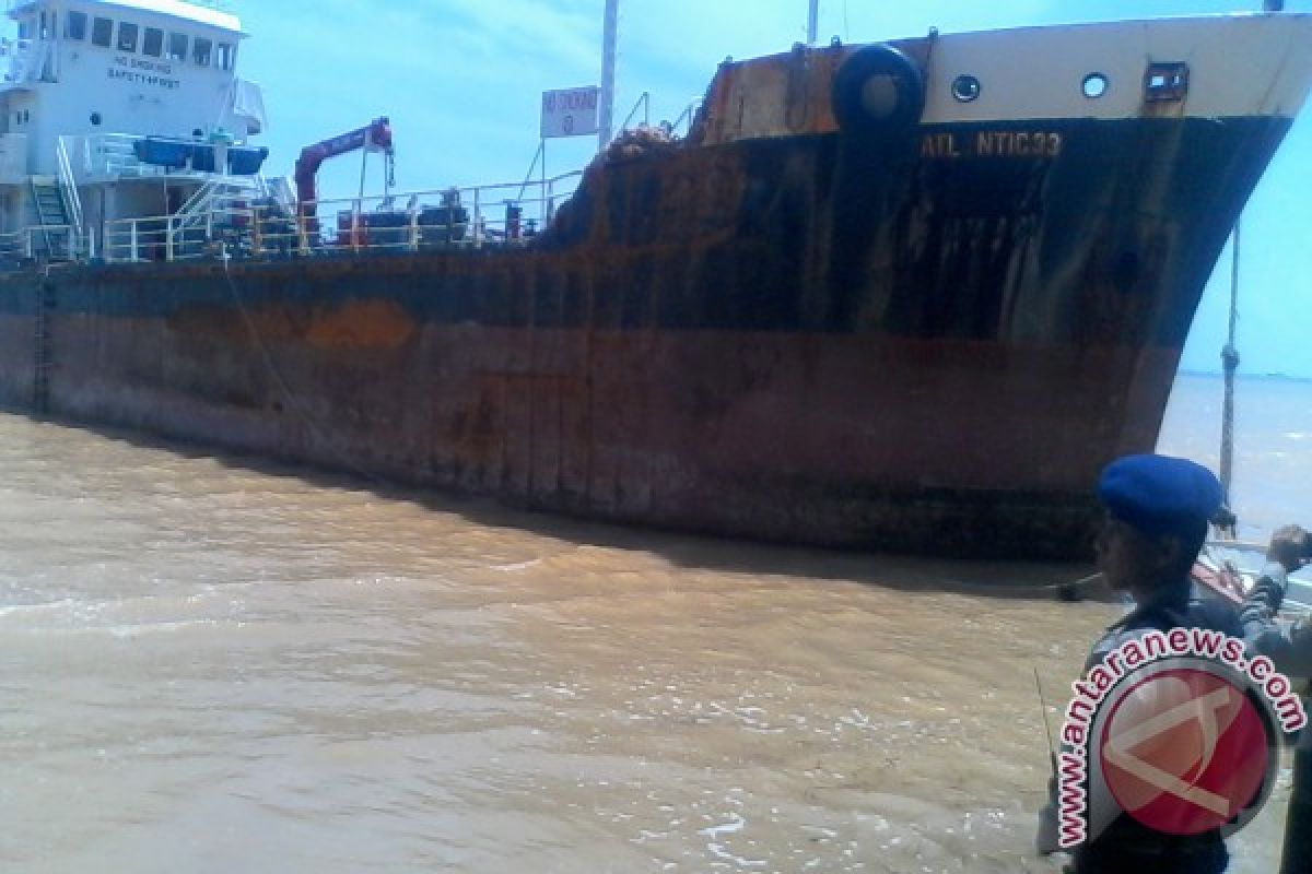 Tanker Terdampar di Batam Dari Perairan Bebas