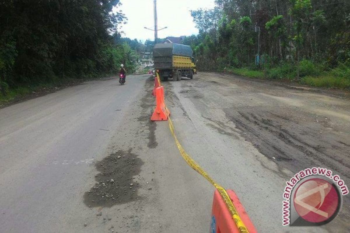 Jalan Trans Kalimantan Balangan Kalsel Rusak 