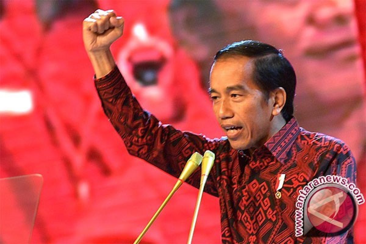Presiden Jokowi habiskan akhir pekan belanja buku di Senayan City