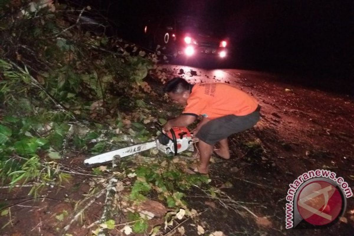 BPBD Minahasa Tenggara minta pengendara waspadai ancaman longsor