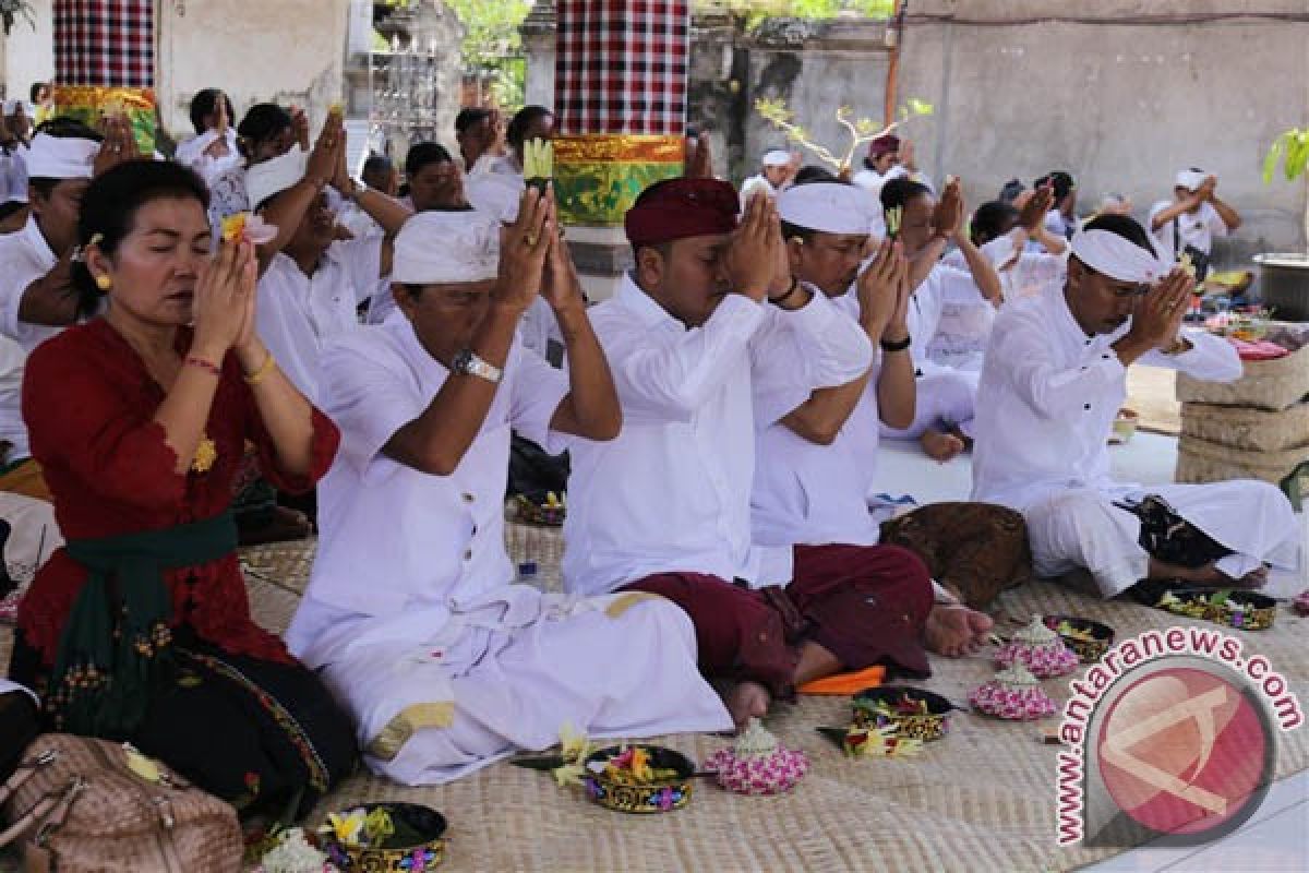 Wabup Gianyar Hadiri Upacara Melaspas di Pasar Yadnya Blahbatuh