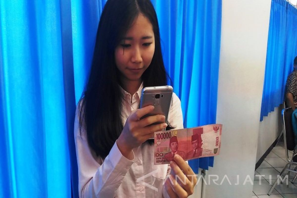 Mahasiswa UK Petra Ciptakan Pendeteksi Uang Melalui Telepon Pintar (Video)