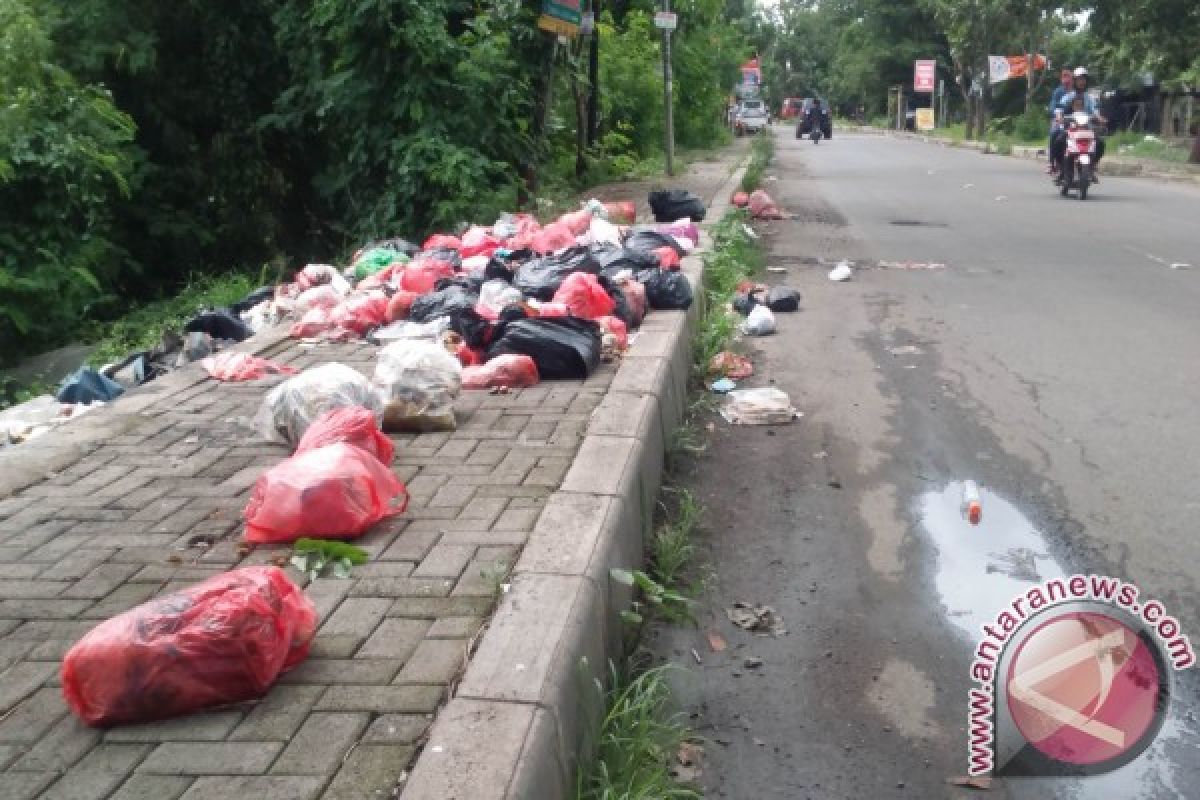 Aturan Pengelolaan Sampah Terpadu Belum Dipatuhi, Masyarakat Masih Bakar Sampah