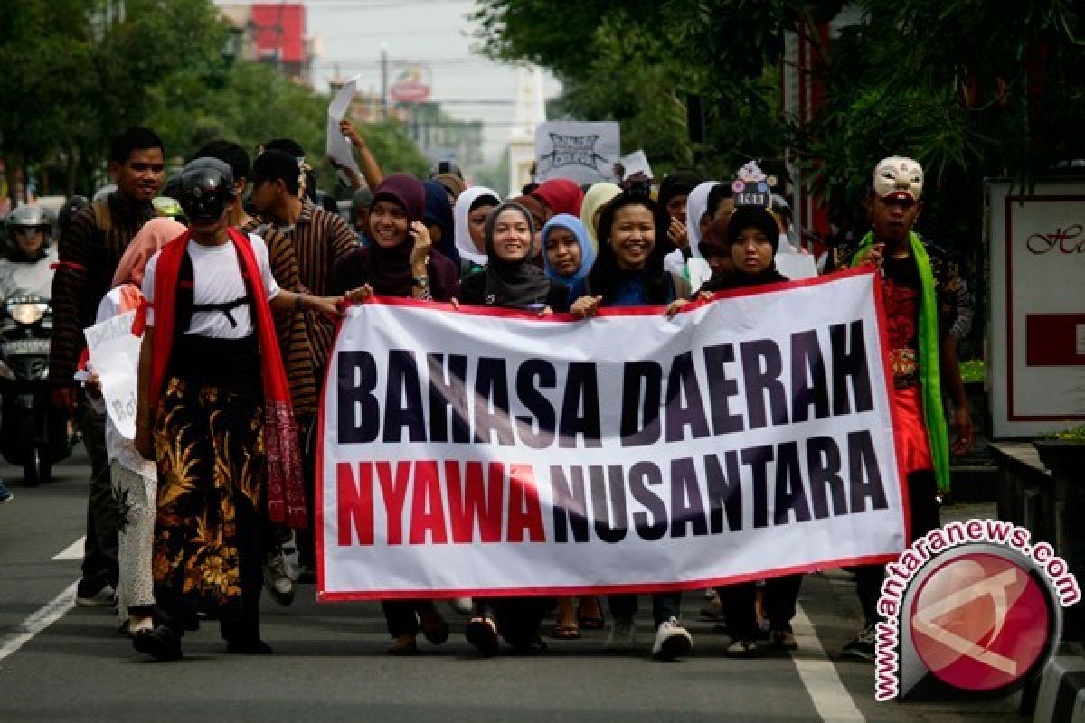 Kemendukbud Dorong Pemda Lestarikan Bahas Daerah