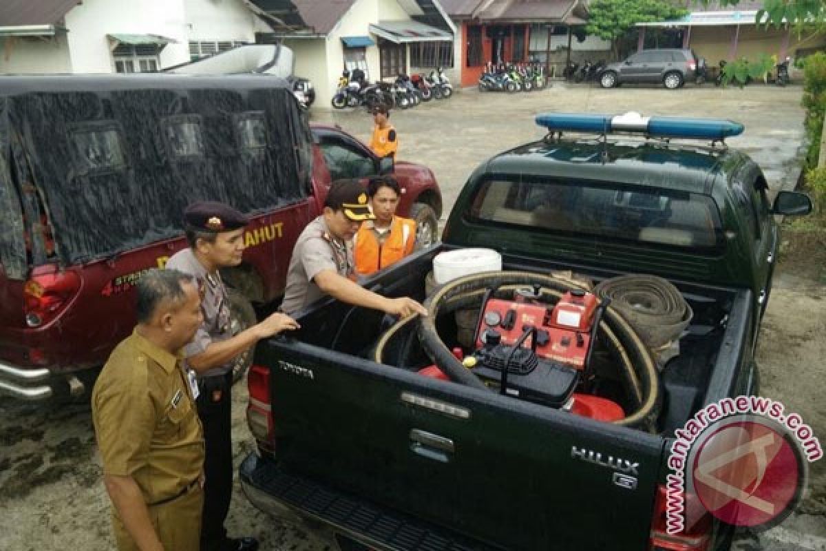 Polres Tanjungjabung Barat pantau titik-titik rawan banjir