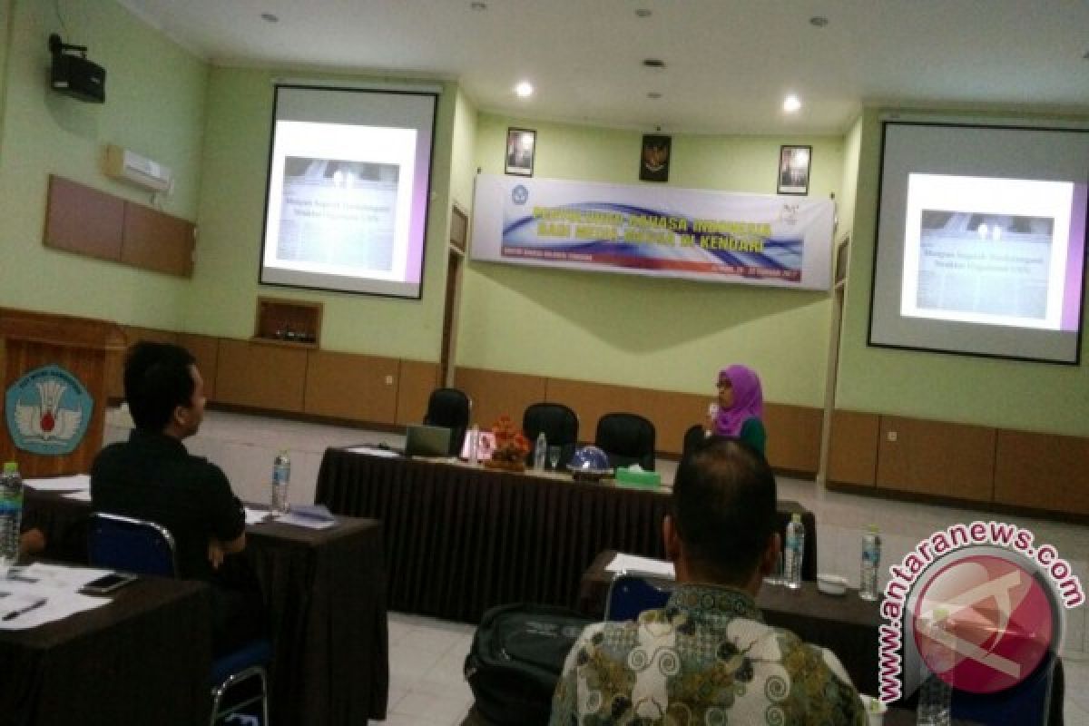 40 Wartawan di Kendari Dilibatkan Penyuluhan Bahasa 