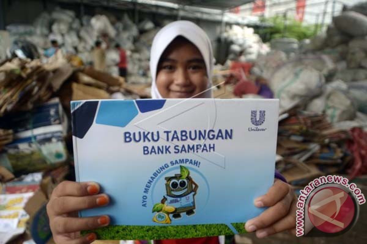 OMZET BANK SAMPAH MAKASSAR