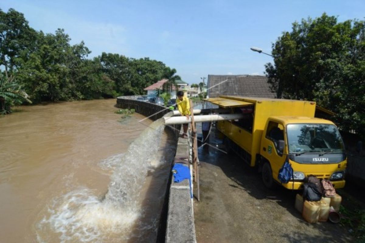 Pemkot Tangerang Siagakan Pompa Penyedot Air