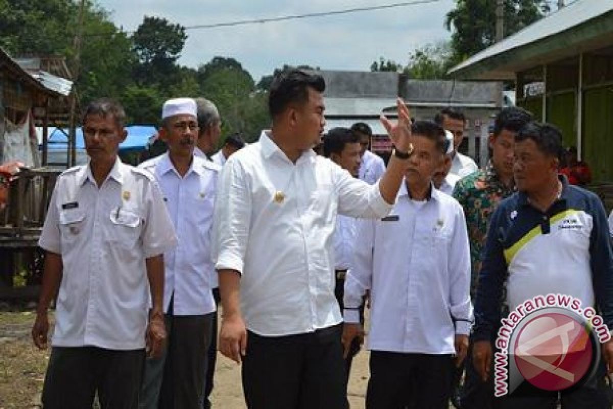 Bupati: Awasi Pembangunan Pasar Rakyat 